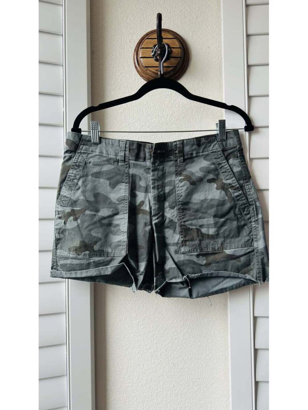Gap Camouflage Utility Cut-Off Shorts Size 6